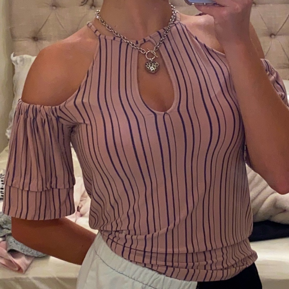 AMERICAN EAGLE GIRLS OFF THE SHOULDER TOP